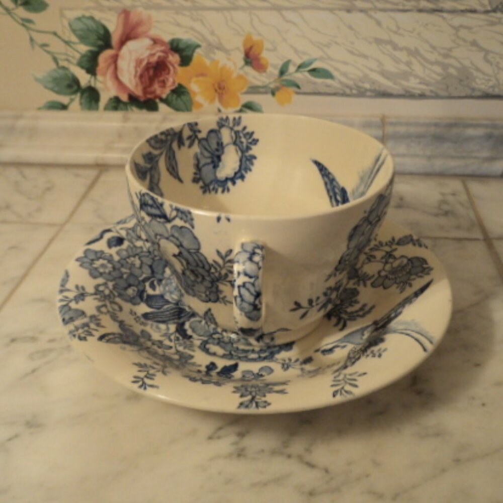 vintage  blue & white tea cup ~ ex large size - Picture 2 of 8